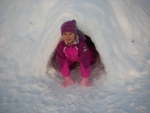 Siis kui vÃ¤ljas sajab lund magab karu talveund. Laste valmistatud karu koobas